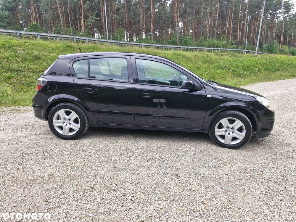 Opel Astra 1.6 Enjoy - 17