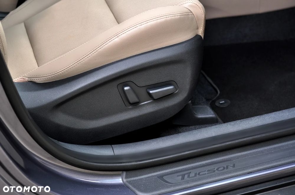Hyundai Tucson 1.7 CRDI BlueDrive Style 2WD - 20