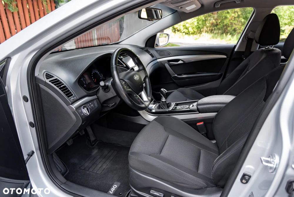 Hyundai i40 1.6 GDI Comfort + - 18