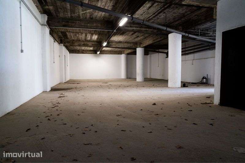 Arrendo Garagem/ Armazém Perto do Aeroporto Lisboa - Grande imagem: 5/10