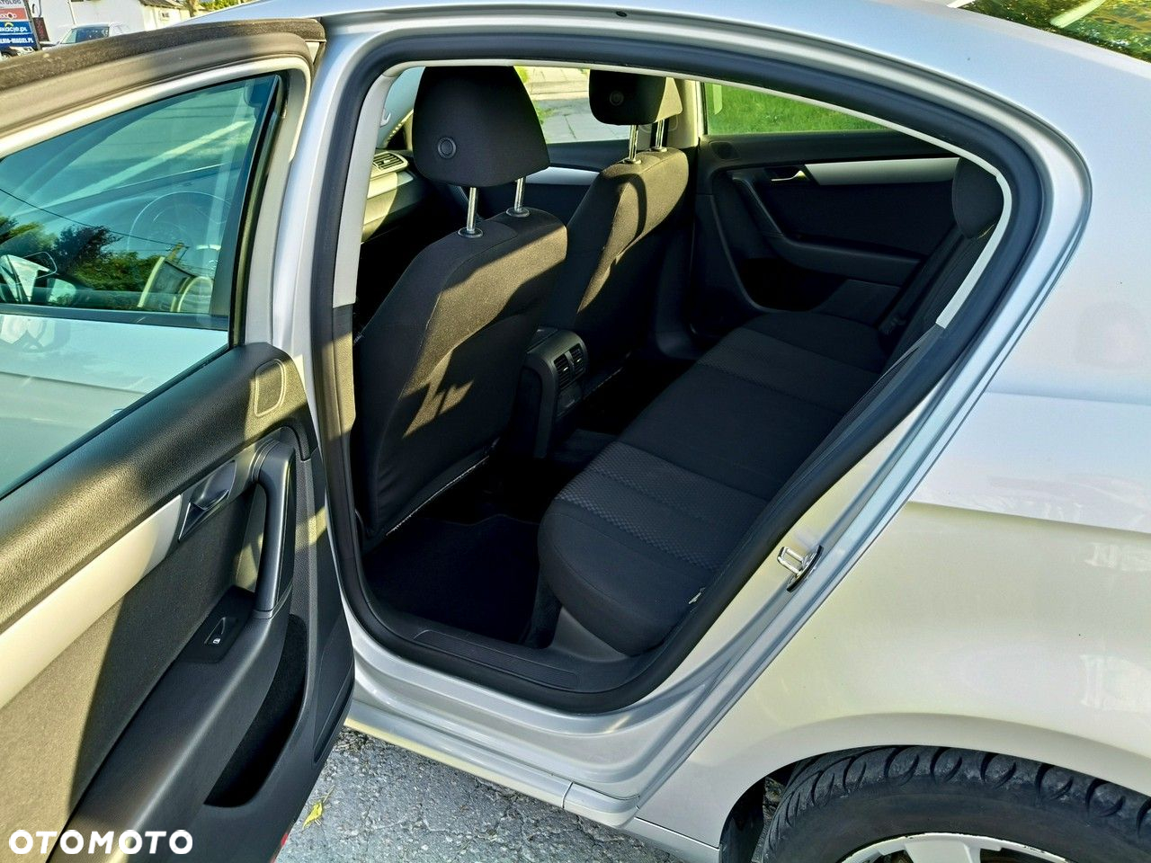 Volkswagen Passat - 13