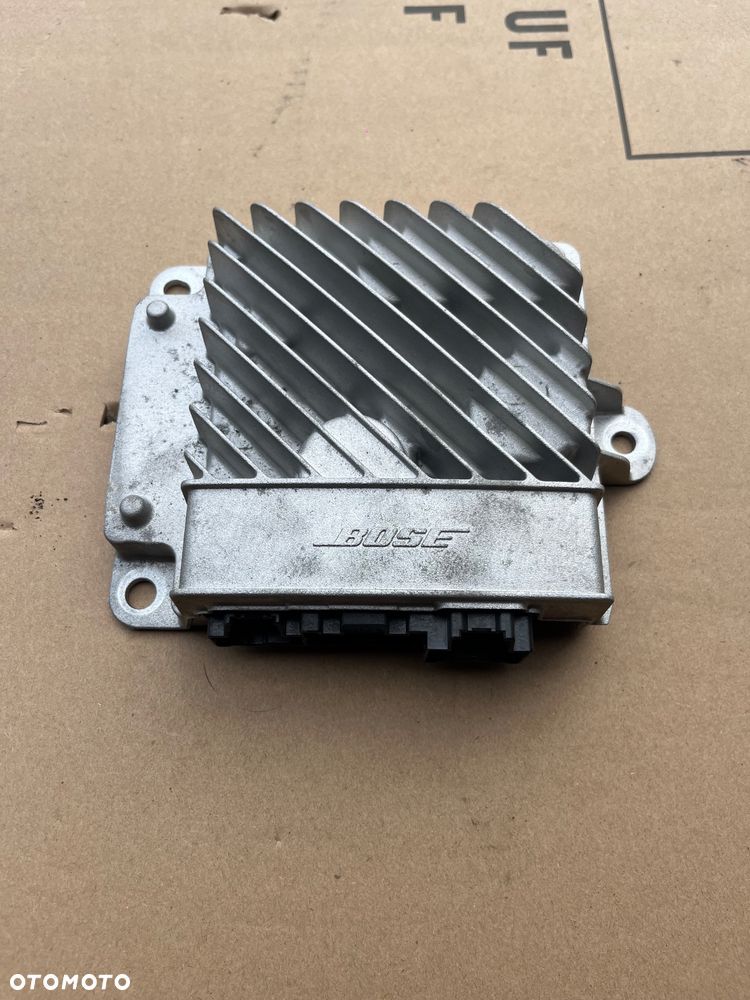 Wzmacniacz Mazda BOSE - 2