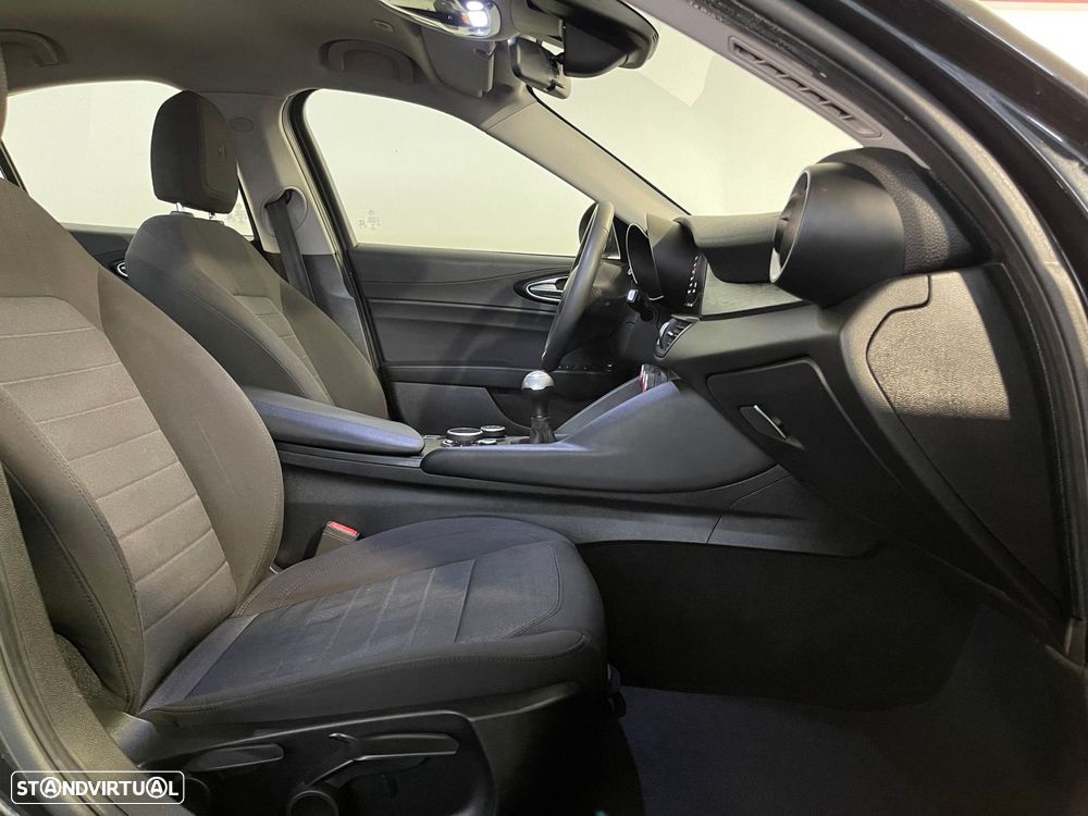 Alfa Romeo Giulia 2.2 D - 15
