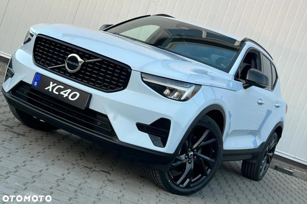 Volvo XC 40 B4 AWD Plus Dark - 15