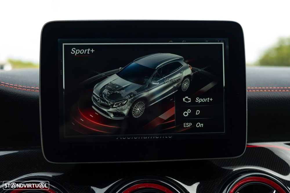 Mercedes-Benz GLA 45 AMG 4-Matic - 38