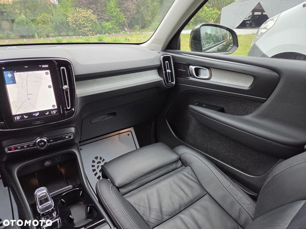 Volvo XC 40 T2 Plus Dark - 11