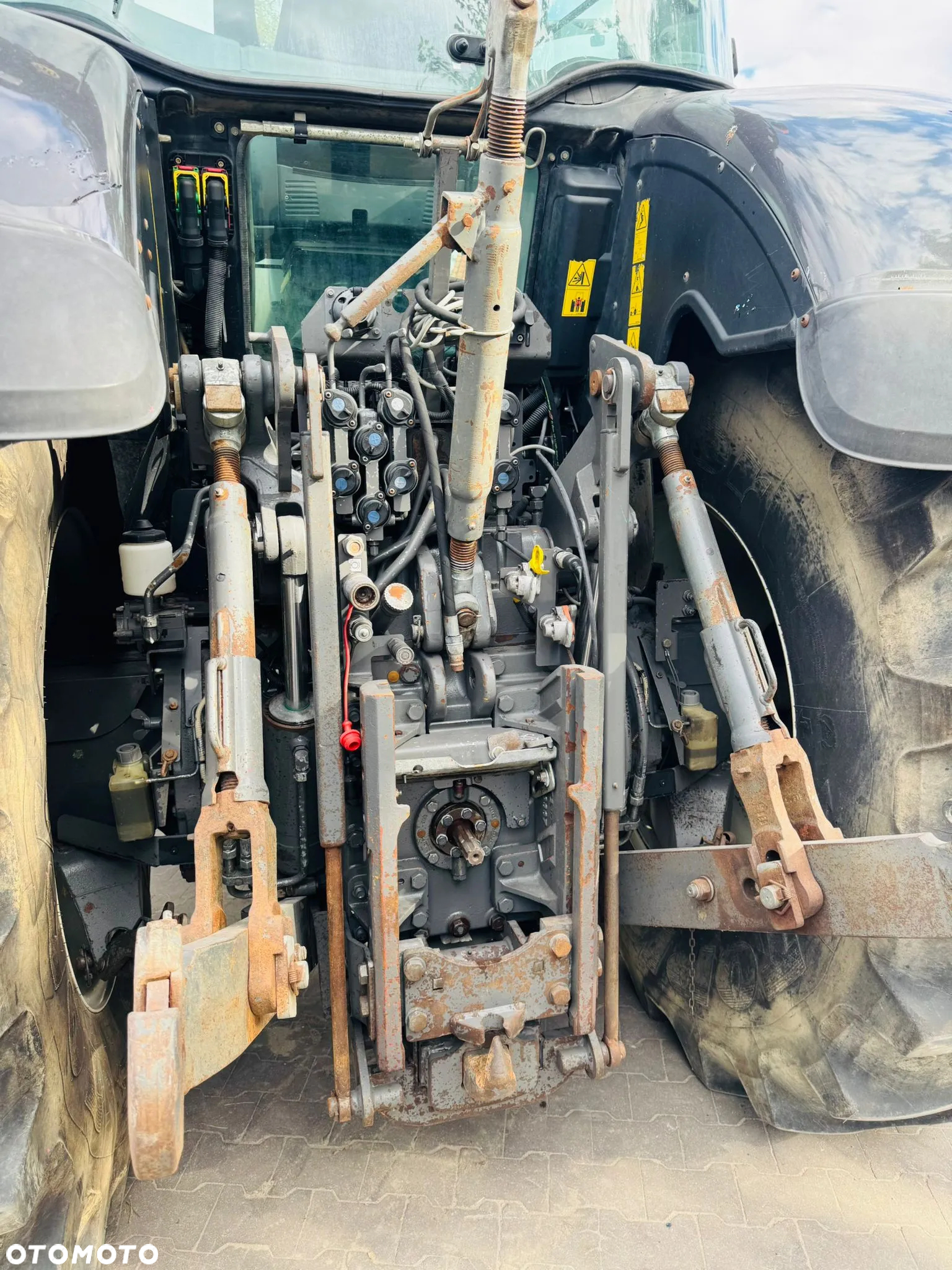 Valtra S233 - 12