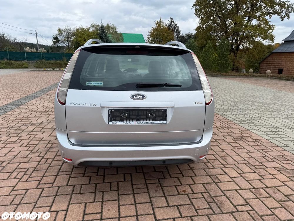 Ford Focus SW 2.0 TDCi DPF Ghia - 6
