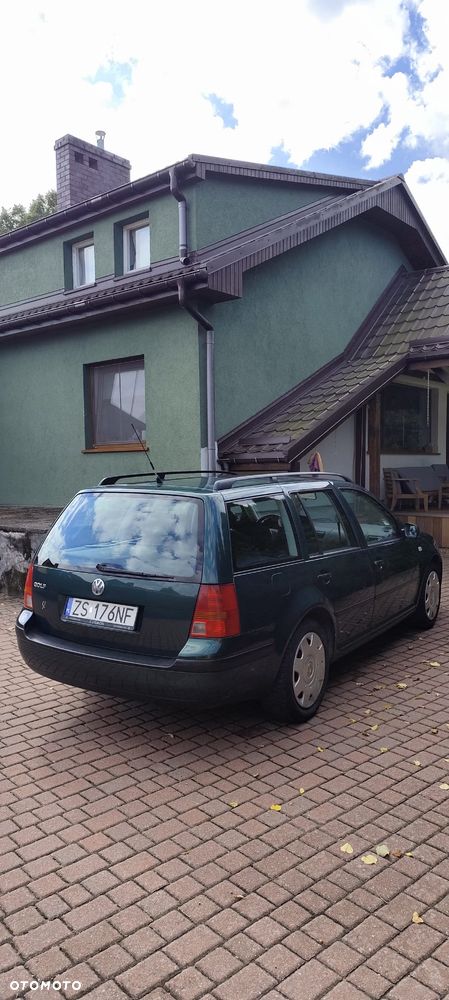 Volkswagen Golf - 4