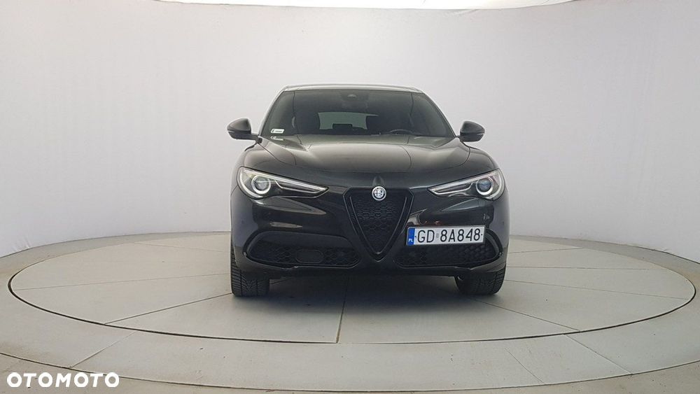 Alfa Romeo Stelvio - 2