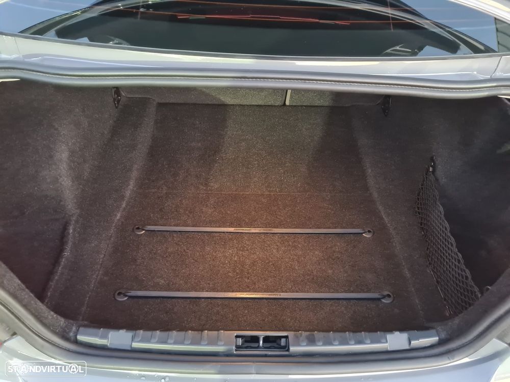 BMW 120 d Limited Edition Lifestyle c/ M Sport Pack - 11