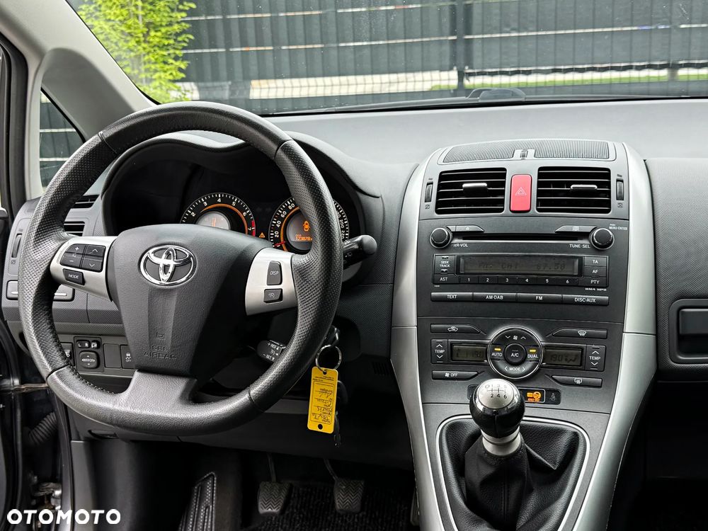 Toyota Auris 1.6 Life - 16