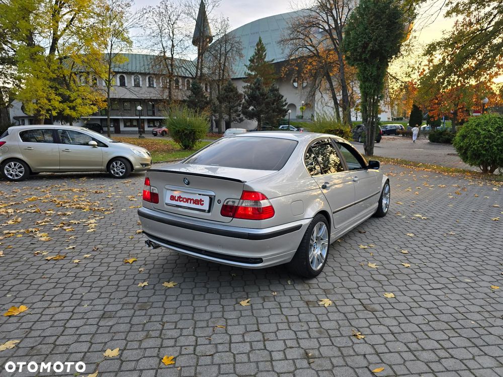 BMW Seria 3 323i - 7