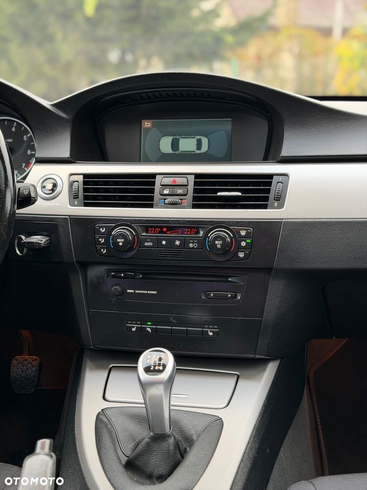 BMW Seria 3 320i - 24