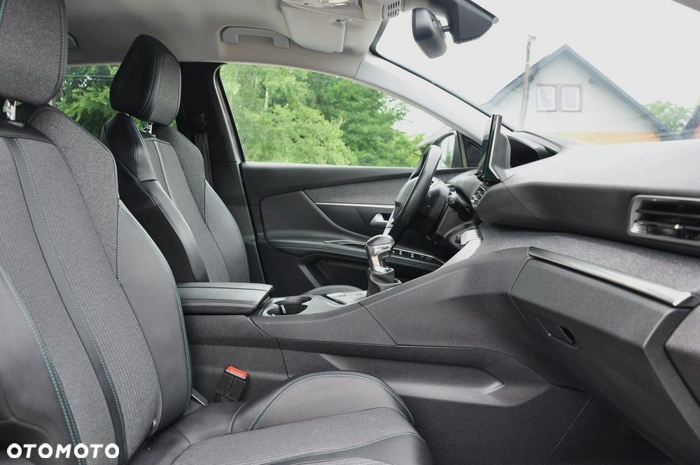 Peugeot 3008 1.2 PureTech Allure Pack S&S - 17