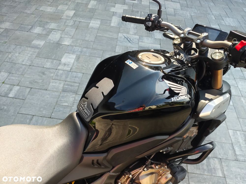Honda CB - 22