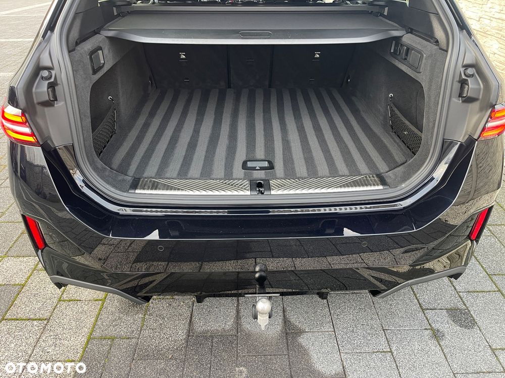 BMW Seria 5 540d xDrive mHEV - 9