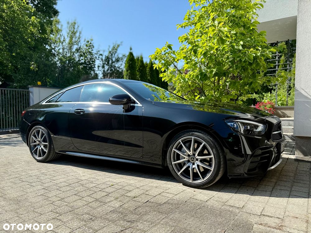 Mercedes-Benz Klasa E 220 d Coupe 4-Matic 9G-TRONIC - 6