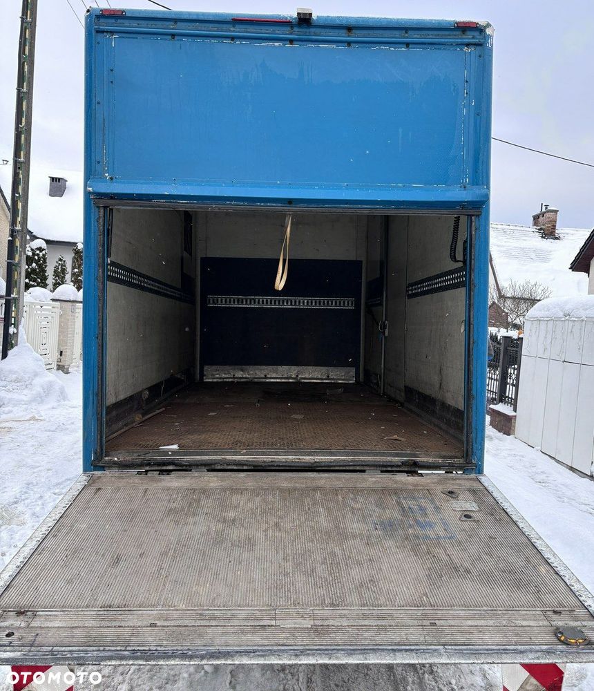 Mercedes-Benz Sprinter - 11