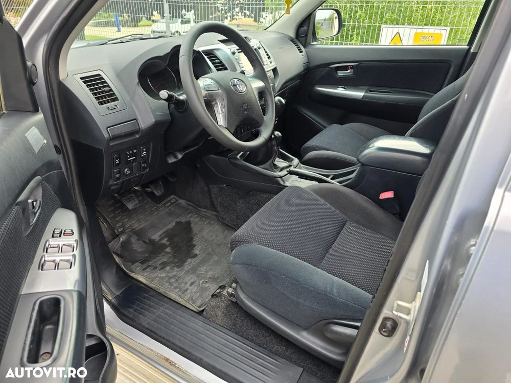 Toyota Hilux 4x4 Cabina Dubla Comfort - 8