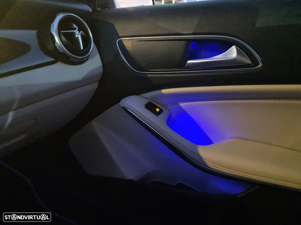 Mercedes-Benz GLA 180 d Urban - 11