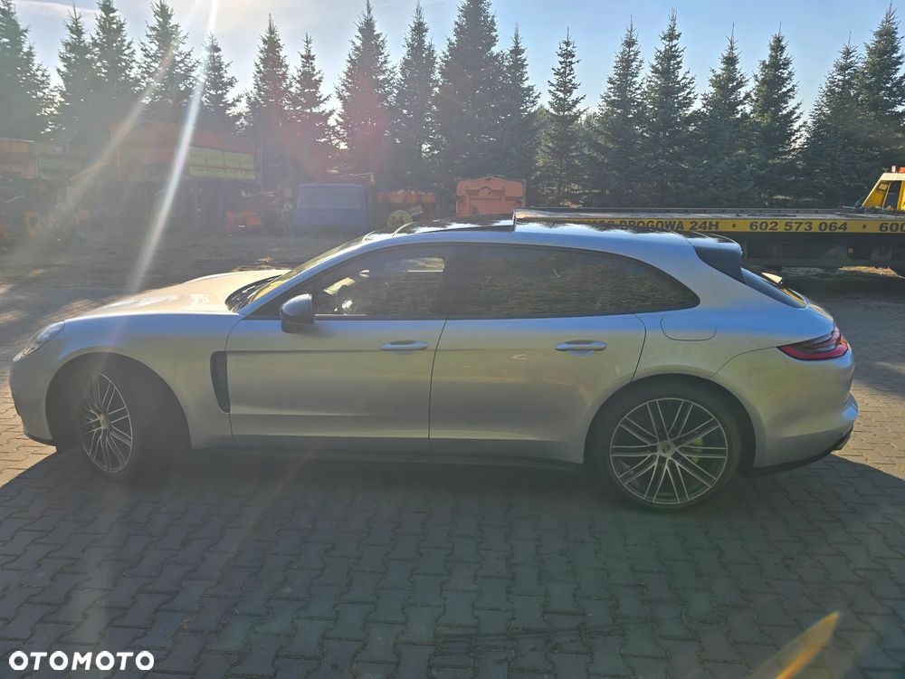 Porsche Panamera 4 - 10