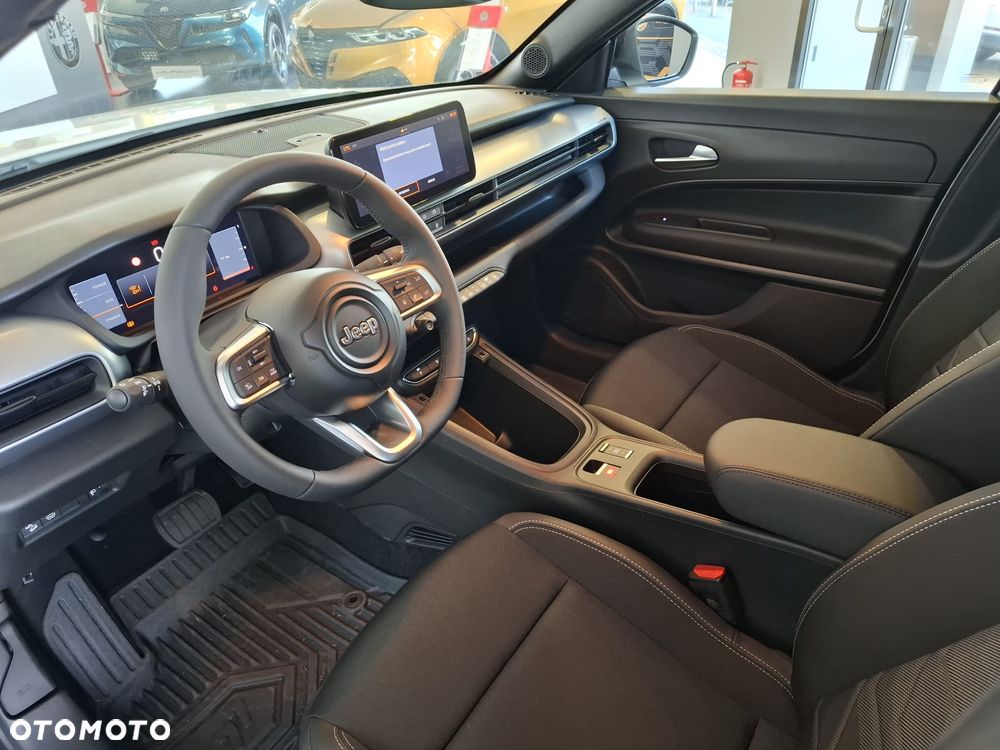 Jeep Avenger 1.2 T3 mHEV Black Edition FWD eDCT6 - 5