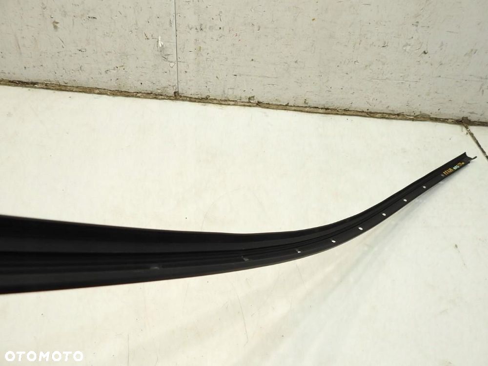 LISTWA KAROSERYJNA PRAWY PRZÓD ALFA ROMEO MITO - 5