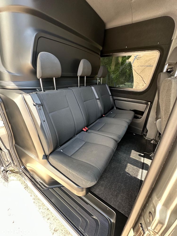 Mercedes-Benz Sprinter - 15