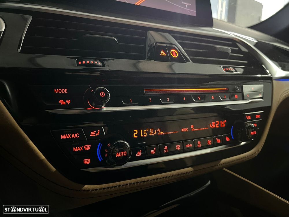 BMW 530 d Pack M Auto - 19