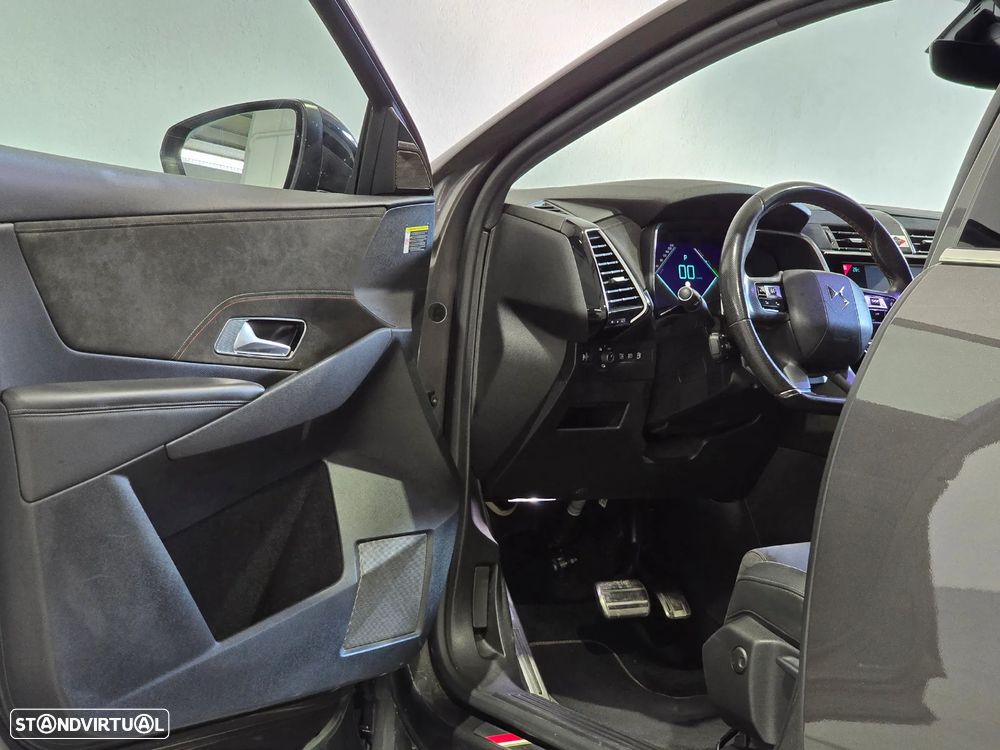 DS DS7 Crossback E-Tense Performance Line EAT8 - 33