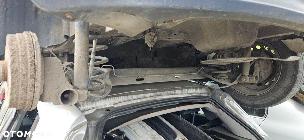 RENAULT CLIO III 05-09 1.2 16V  D4F 740 - ZDERZAK TYL TYLNI TEJ47 - 15