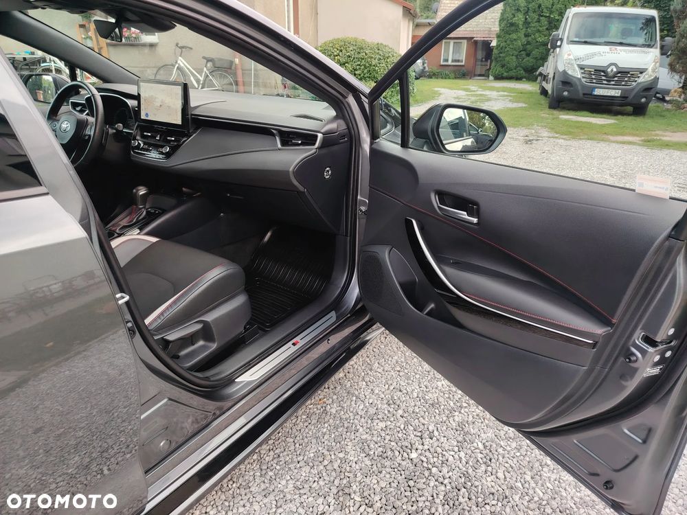 Toyota Corolla 2.0 Hybrid GR Sport Dynamic - 38