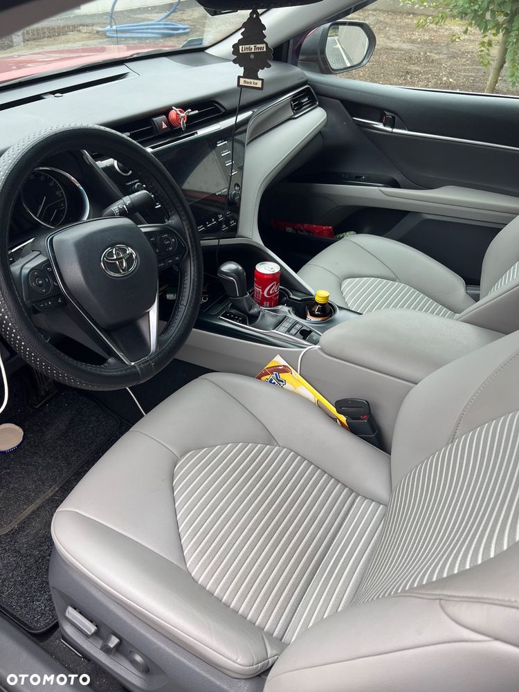 Toyota Camry 2.5 Hybrid Executive CVT - 9
