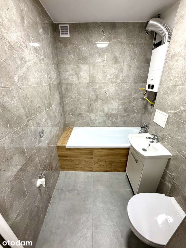 Kawalerka z oddzielną kuchnią, balkon,DTŚ,Skałka