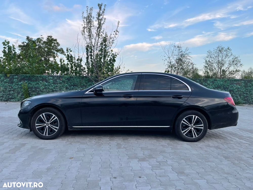 Mercedes-Benz E 220 d T 9G-TRONIC - 11