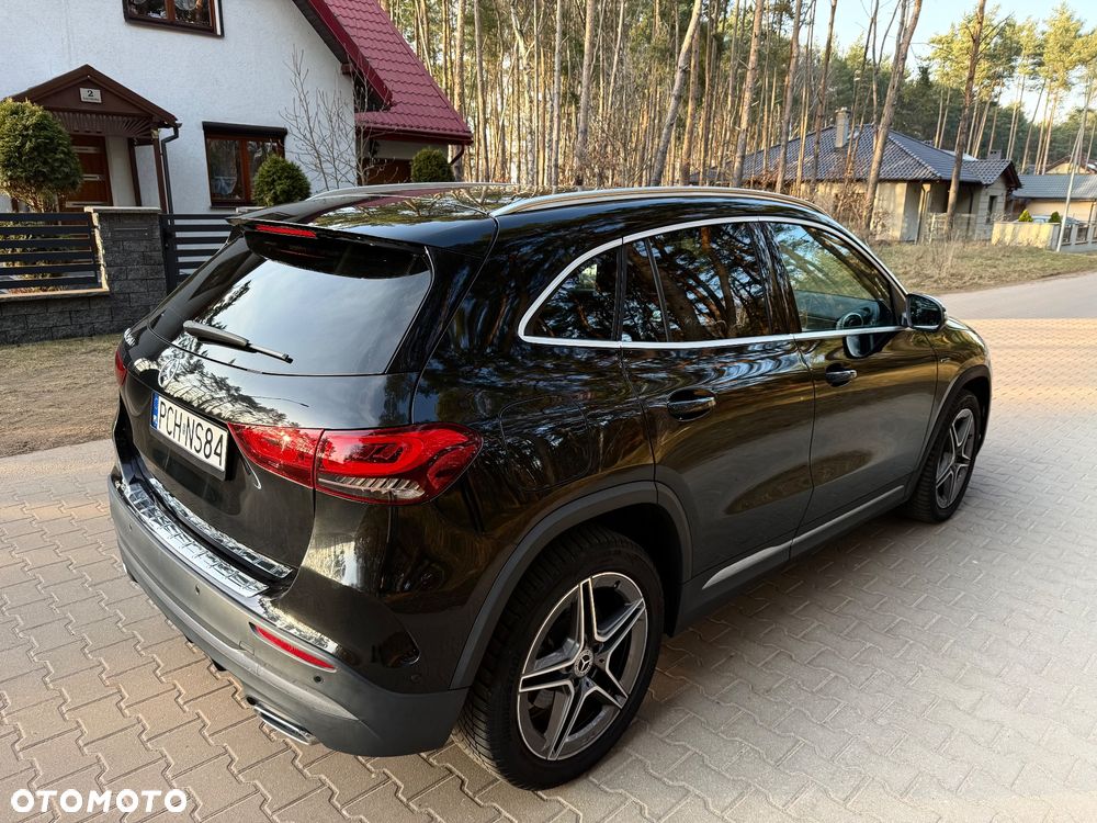 Mercedes-Benz GLA - 11