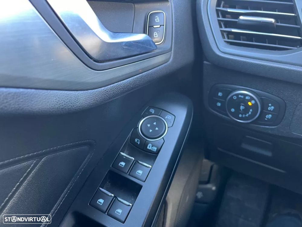 Ford Focus 1.5 TDCi ECOBlue Titanium - 20