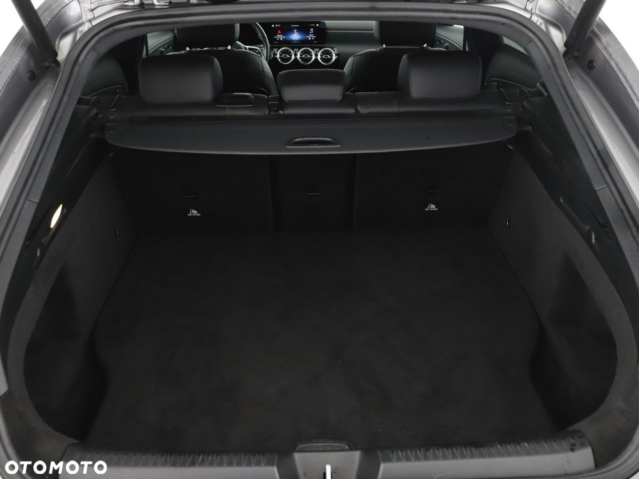 Mercedes-Benz CLA 250 E Progressive 8G-DCT - 20