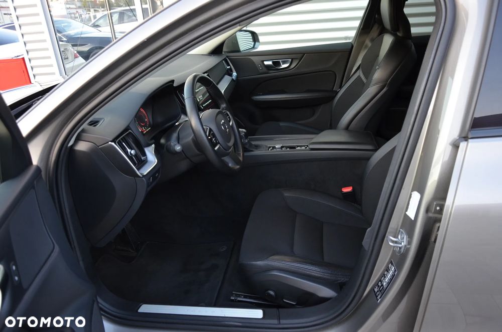 Volvo V60 Cross Country D4 AWD Geartronic Pro - 17