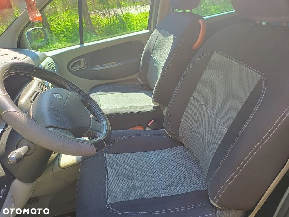 Renault Scenic 1.6 16V EXpression - 9