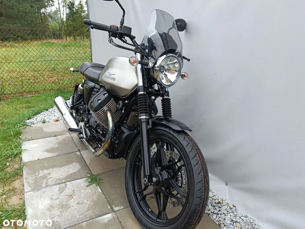 Moto Guzzi V7 - 7