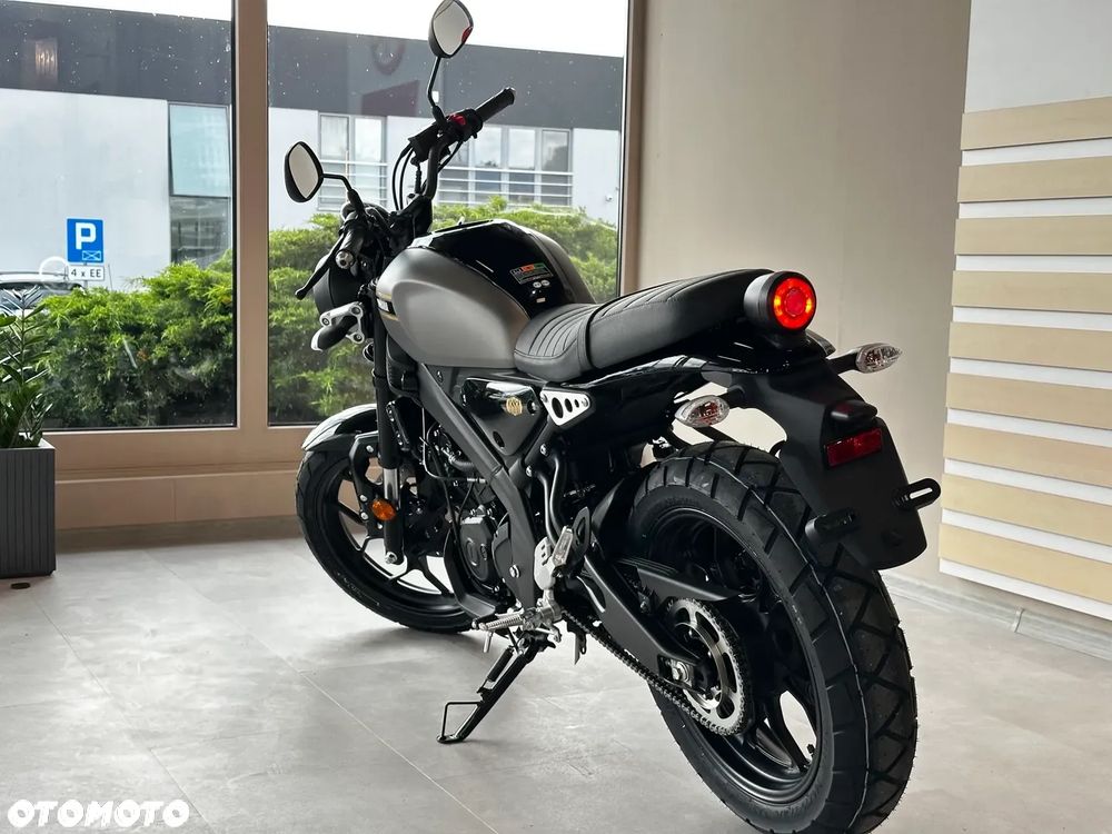 Yamaha XSR - 4
