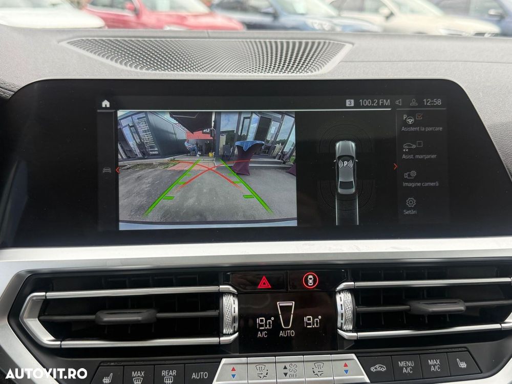 BMW Seria 3 320d xDrive AT Luxury Line - 14