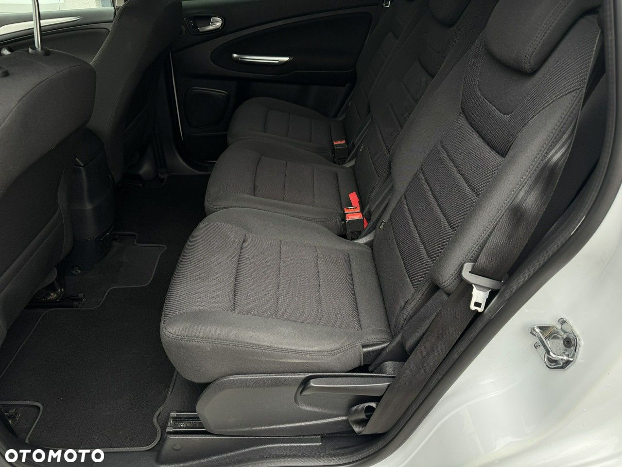 Ford S-Max - 22