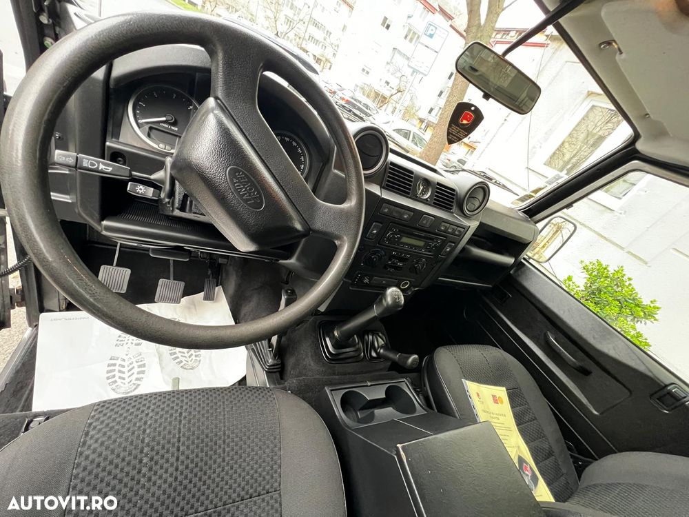 Land Rover Defender 110 2.4I SE - 13
