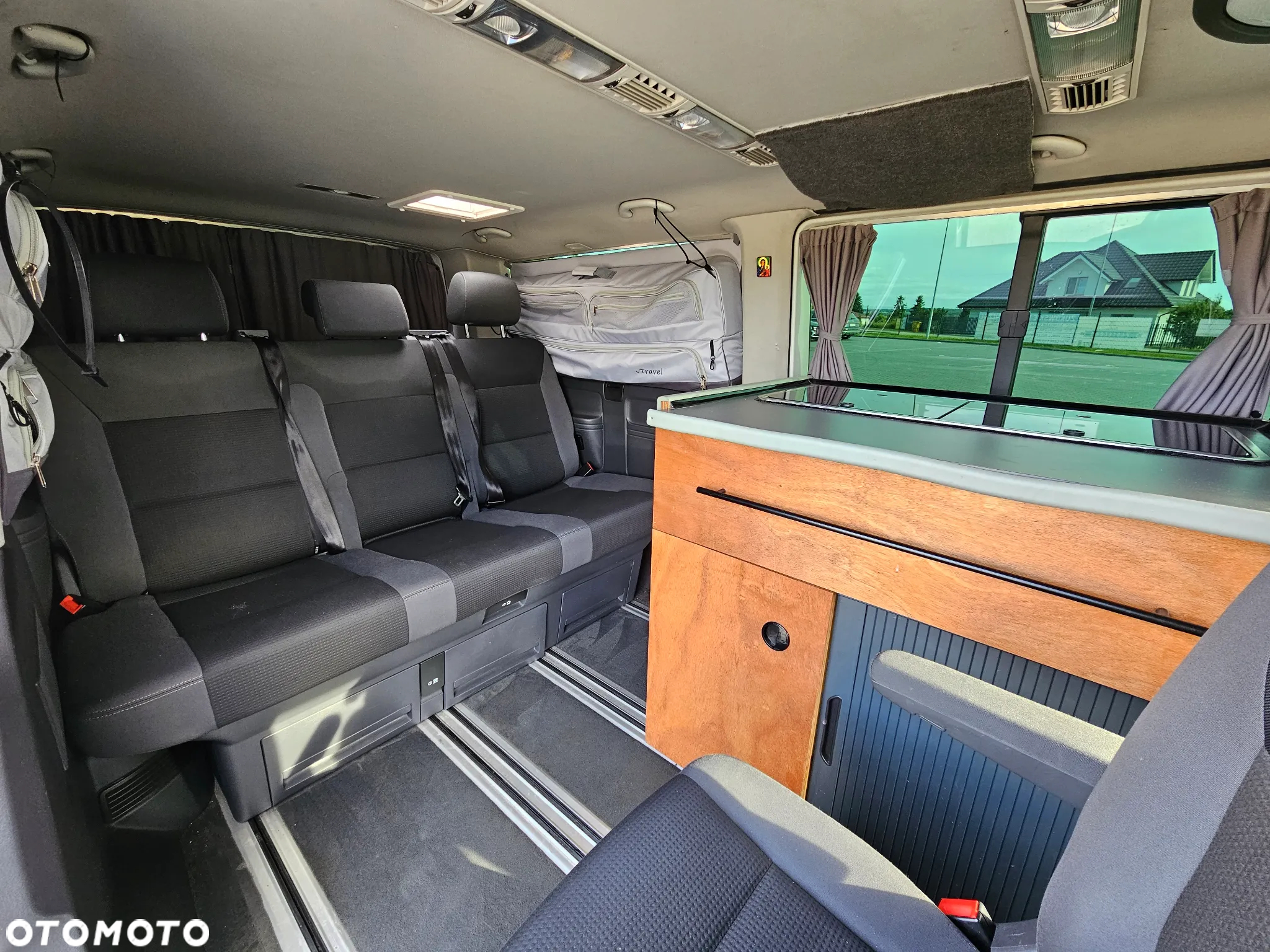 Volkswagen Multivan - 5