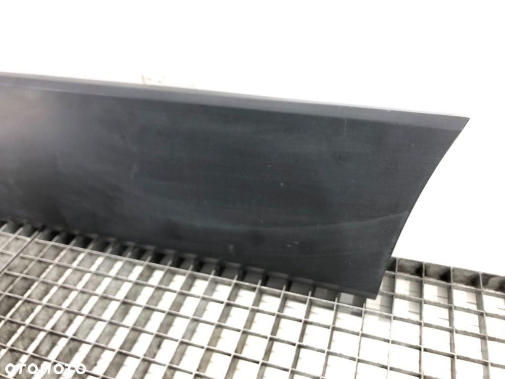 LISTWA BOCZNA PRAWA  MAN TGE Autobus 2017 - 2022 2.0 TDI 130 kW [177 KM] olej napędowy 2017 - 2022 - 3