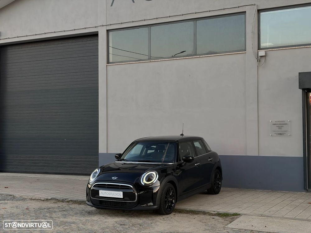 MINI 5 Portas Cooper Aut. Essential - 18