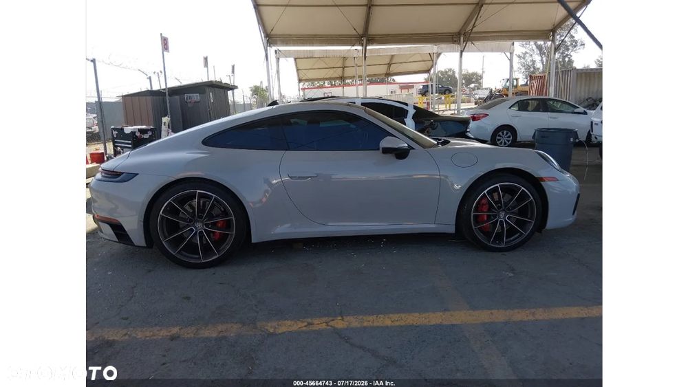 Porsche 911 Carrera 4 GTS PDK - 6